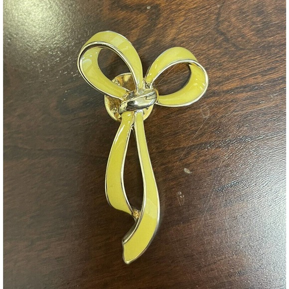 Vintage Goldtone Yellow Ribbon Bow Enamel Lapel Hat Vest Pin Brooch - Picture 2 of 2